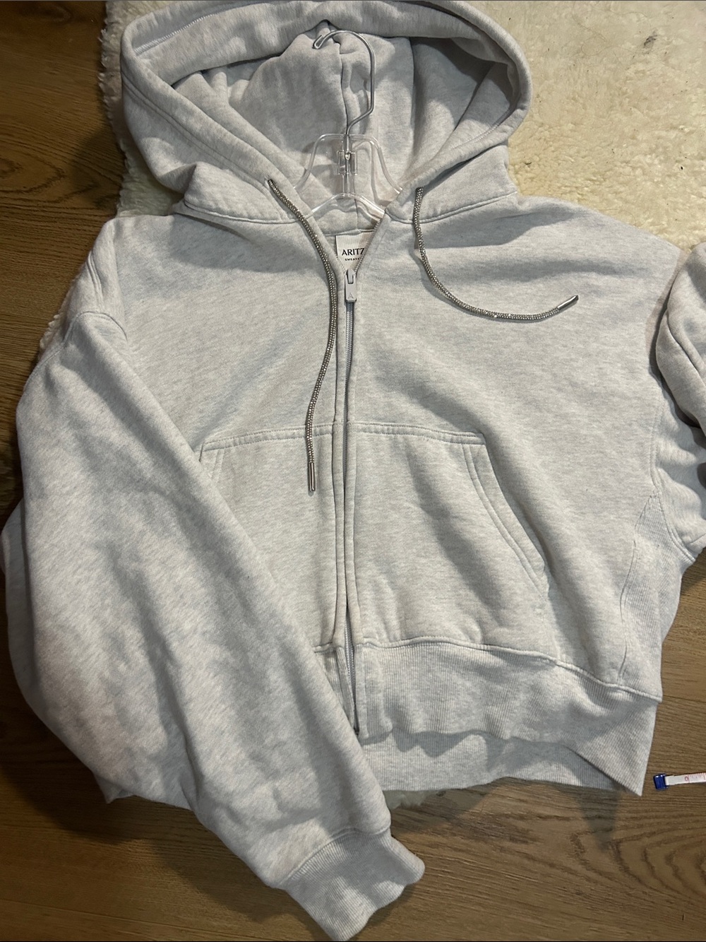 Aritzia boyfriend fit m 23”Ptp 19” L